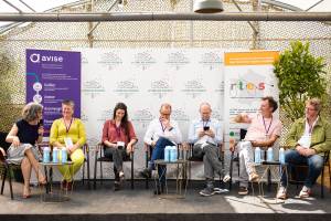 Mélanie FENGARI - MELANIE FENGARI